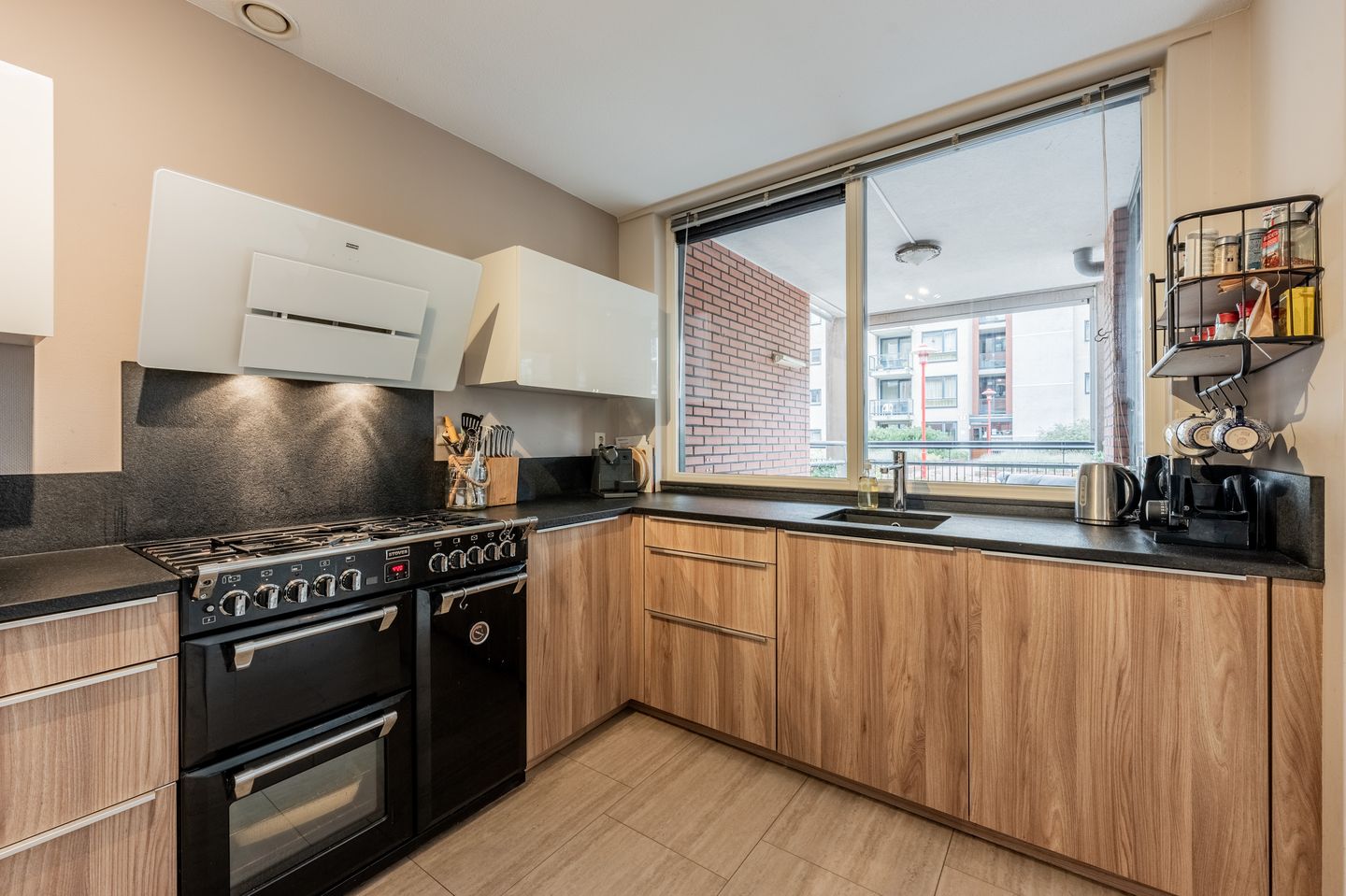 Photo 20 of Hans van der Hoevenstraat 36