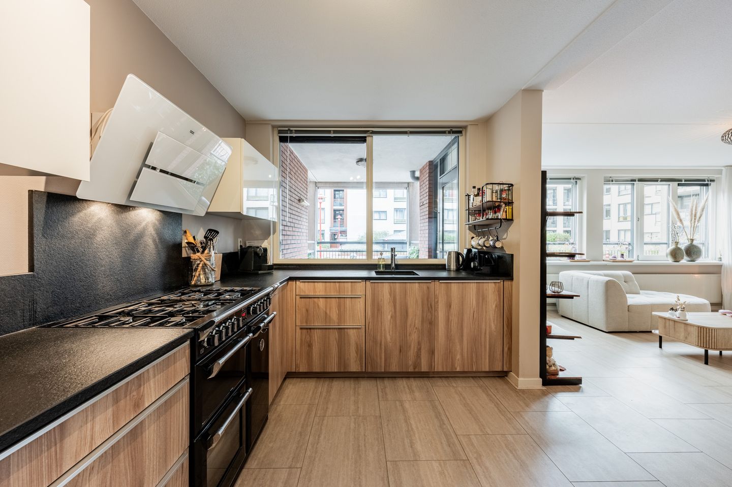 Photo 19 of Hans van der Hoevenstraat 36