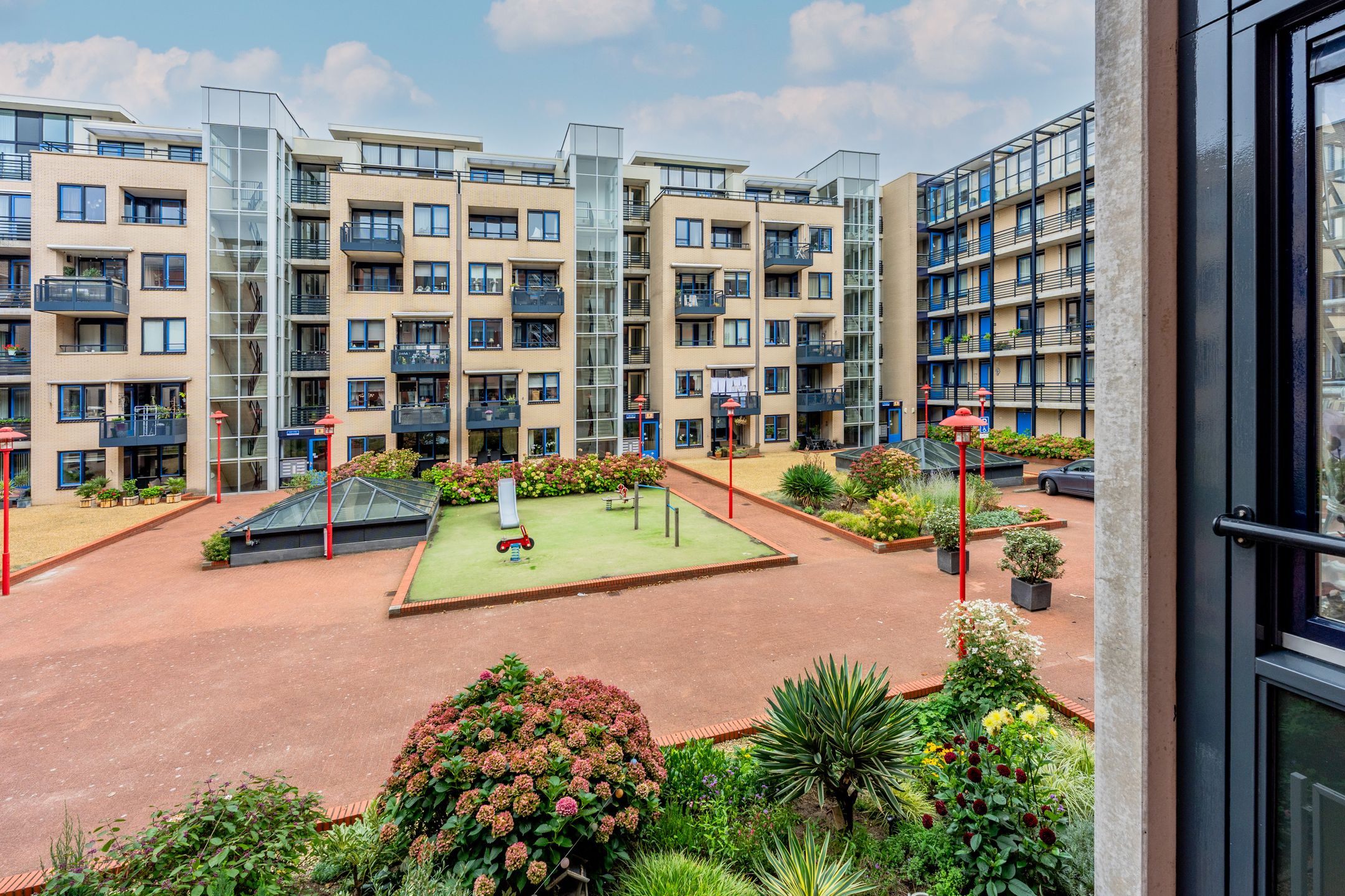 Photo 24 of Hans van der Hoevenstraat 36
