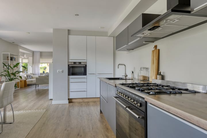 Hoekwoning te koop: Vincent van Goghstraat 65, Leeuwarden