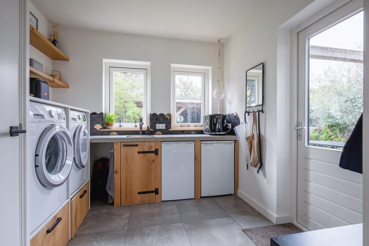 Twee-onder-één-kap te koop: De Dageraad 12, Den Hoorn (Nh)