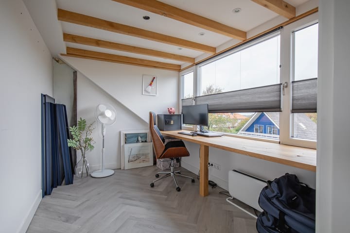 Twee-onder-één-kap te koop: De Dageraad 12, Den Hoorn (Nh)