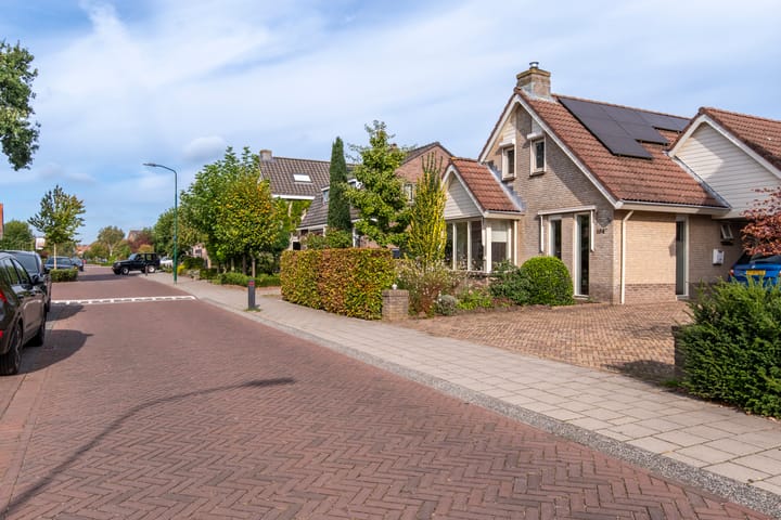 Twee-onder-één-kap te koop: Dijkstraat 104A, Veenendaal