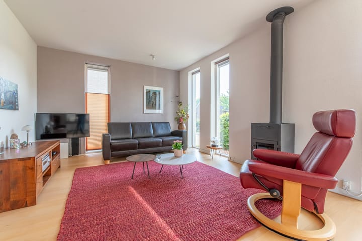 Twee-onder-één-kap te koop: Dijkstraat 104A, Veenendaal