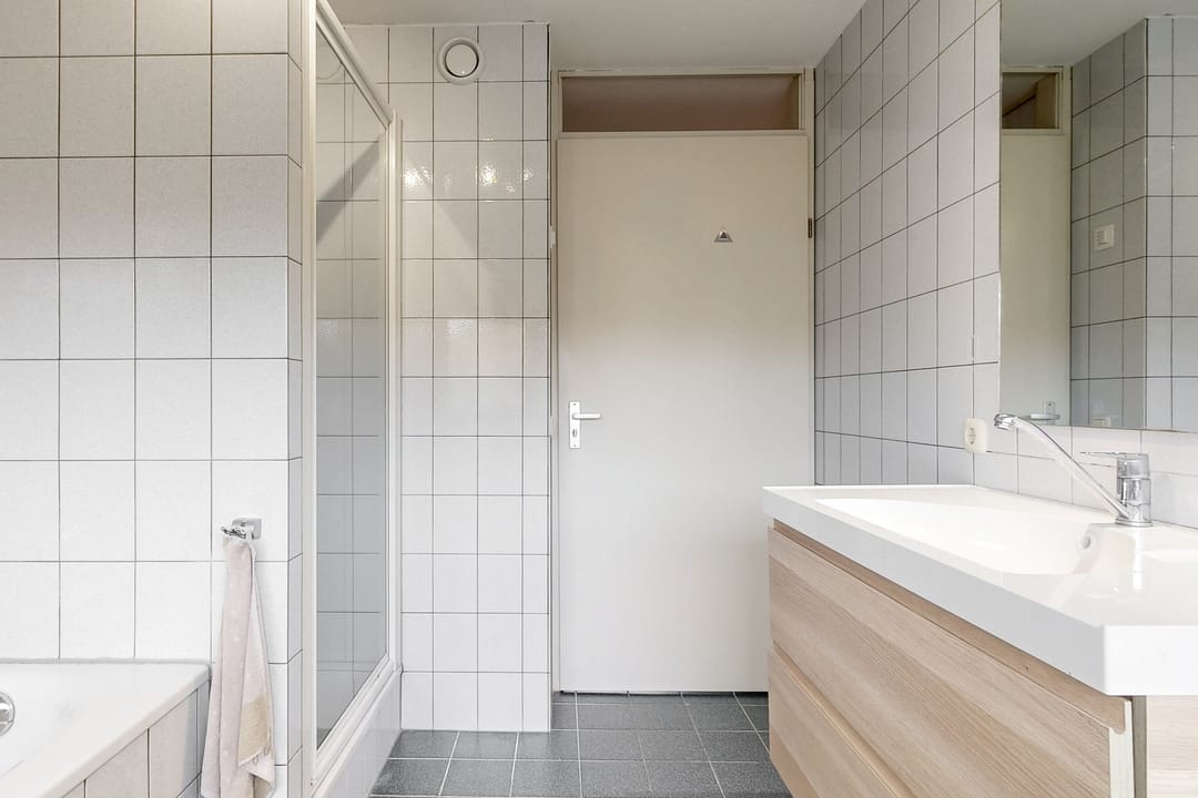 Photo 23 of Sint Rochusstraat 19