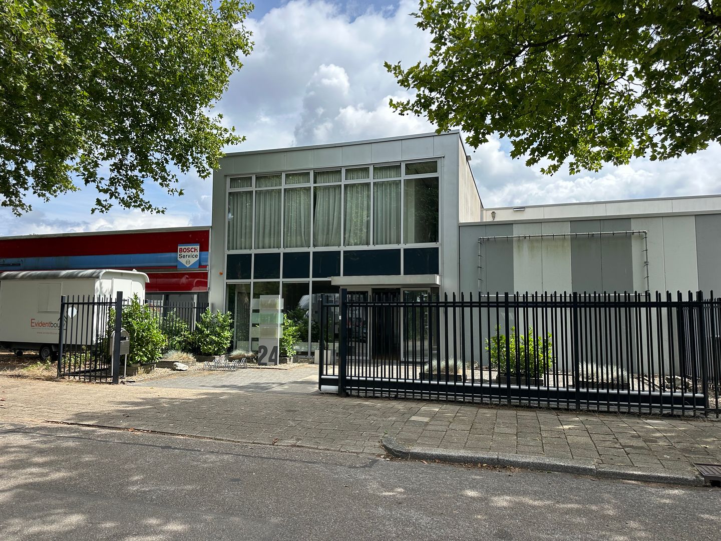 Bekijk foto 2 van Leeuweriklaan 24