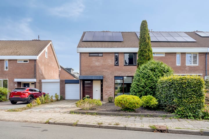 Tussenwoning te koop: Frieslandlaan 15, Veendam