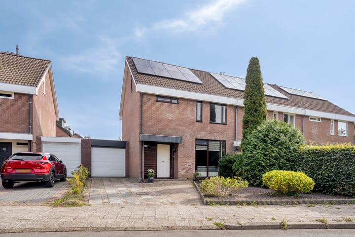 Tussenwoning te koop: Frieslandlaan 15, Veendam