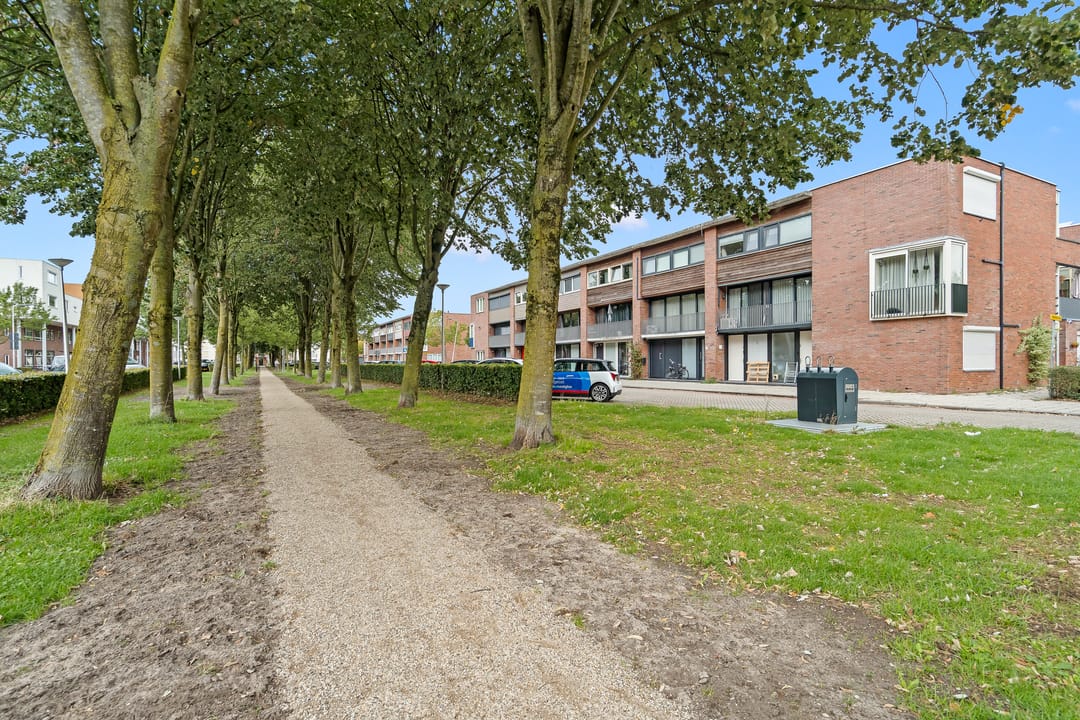 Foto 1 van Sint Petersburglaan 20