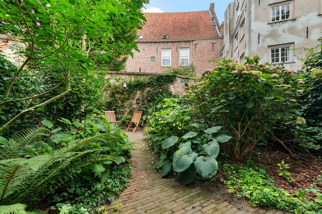 Photo 16 of Raadhuissteeg 7