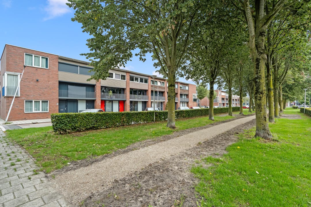 Foto 43 van Sint Petersburglaan 20