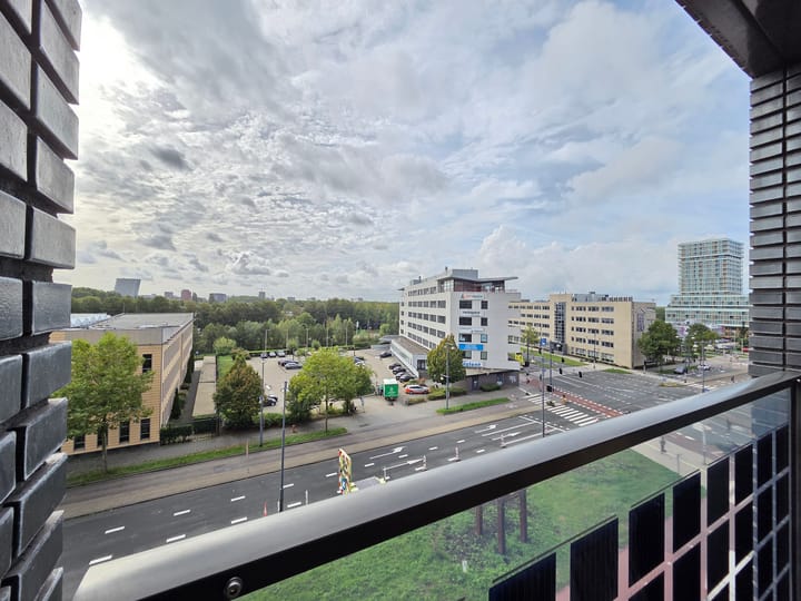 Appartement te koop: Lutonhof 423, Amsterdam