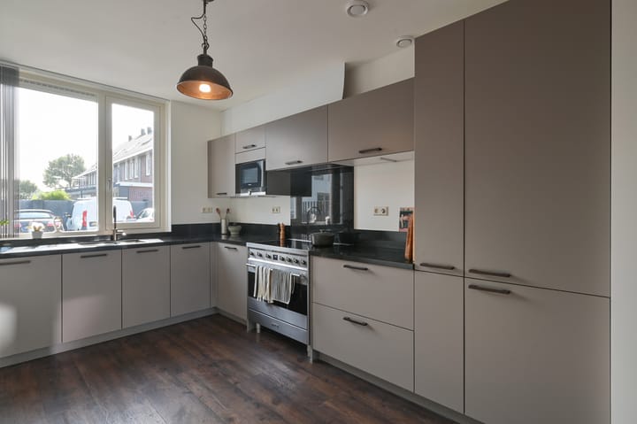 Hoekwoning te koop: Brederode 18, Amstelveen