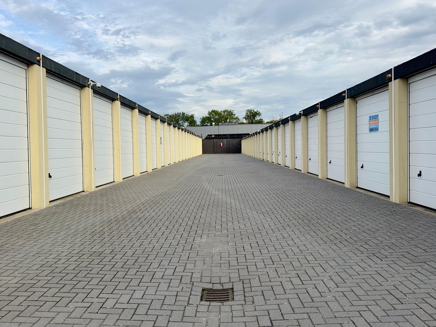 View photo 3 of Van IJsendijkstraat 409-C32