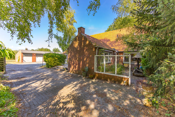 Vrijstaande woning te koop: Beetserweg 36, Sellingen