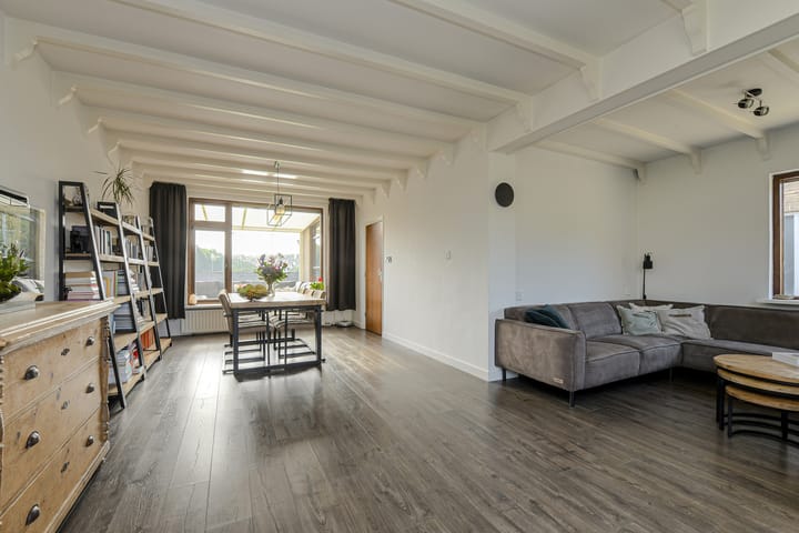 Twee-onder-één-kap te koop: Looierijstraat 49, Oosteind