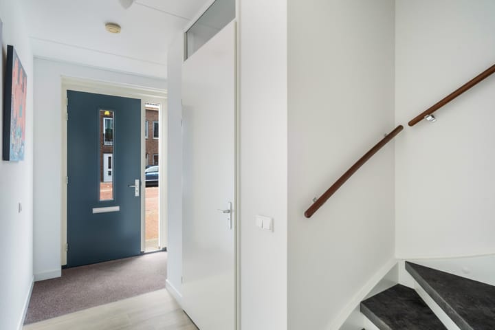 Tussenwoning te koop: Weegbree 115, Pijnacker