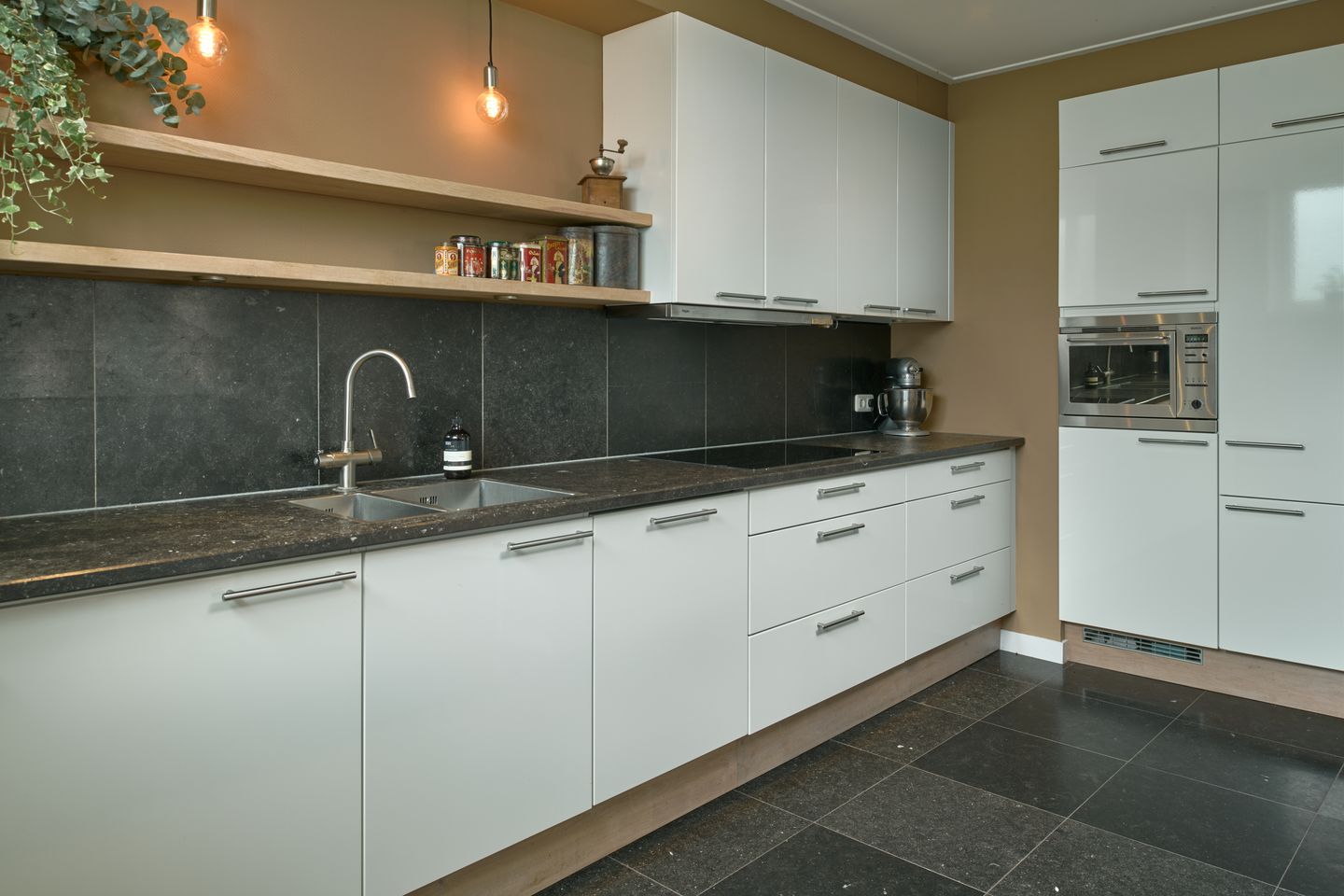 Foto 4 van Nieuwburen 54