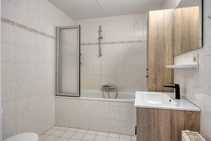 Tussenwoning te koop: Burg. Van Loghemplein 16, Deventer