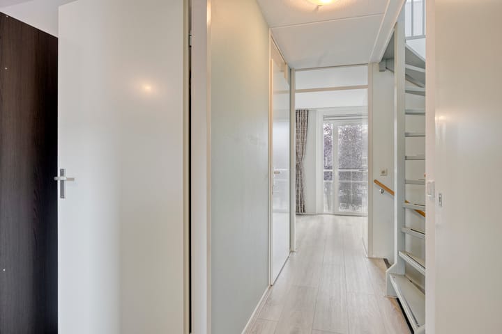 Tussenwoning te koop: Burg. Van Loghemplein 16, Deventer