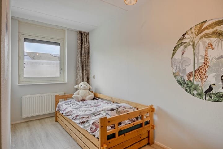 Tussenwoning te koop: Burg. Van Loghemplein 16, Deventer