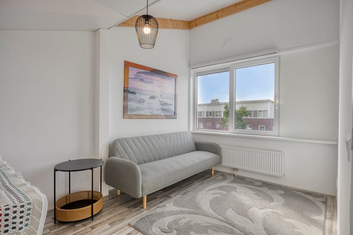 Tussenwoning te koop: Burg. Van Loghemplein 16, Deventer