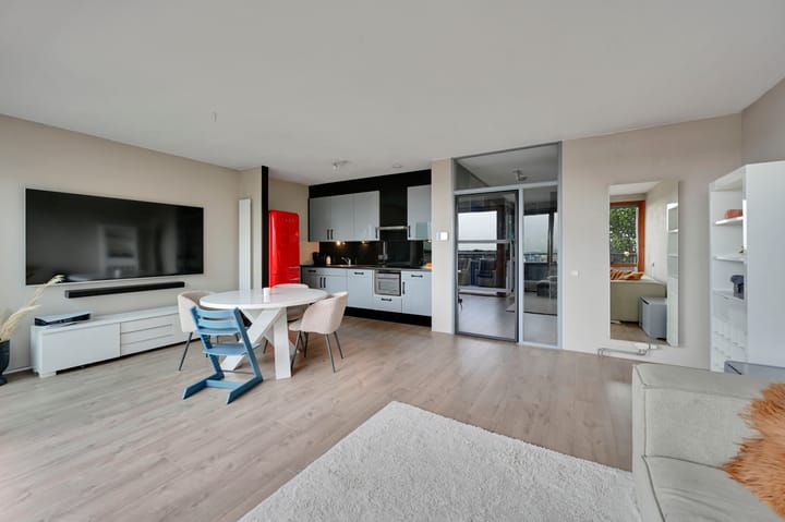 Appartement te koop: Dokter Van Ledestraat 136, Leidschendam