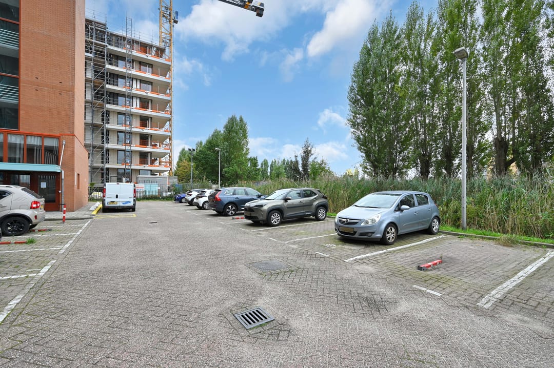Photo 32 of Dokter Van Ledestraat 136