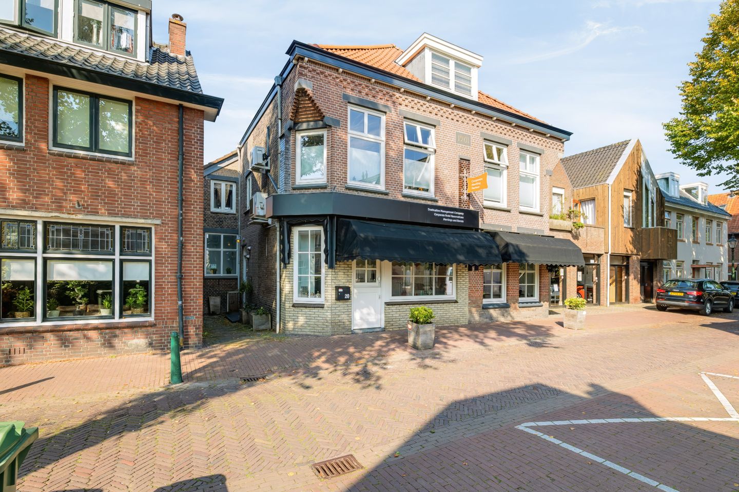 Bekijk foto 1 van Dorpsstraat 20