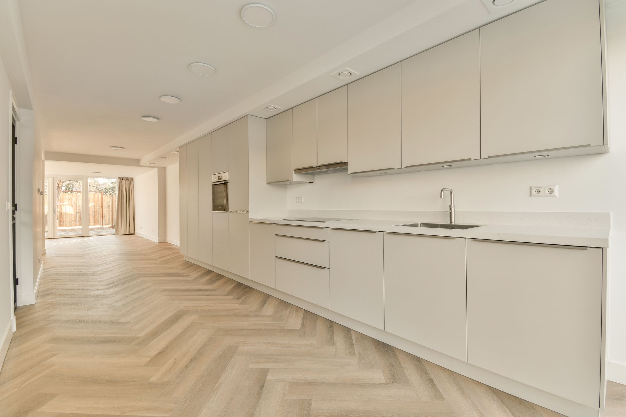 Photo 9 of Van Boshuizenstraat 443