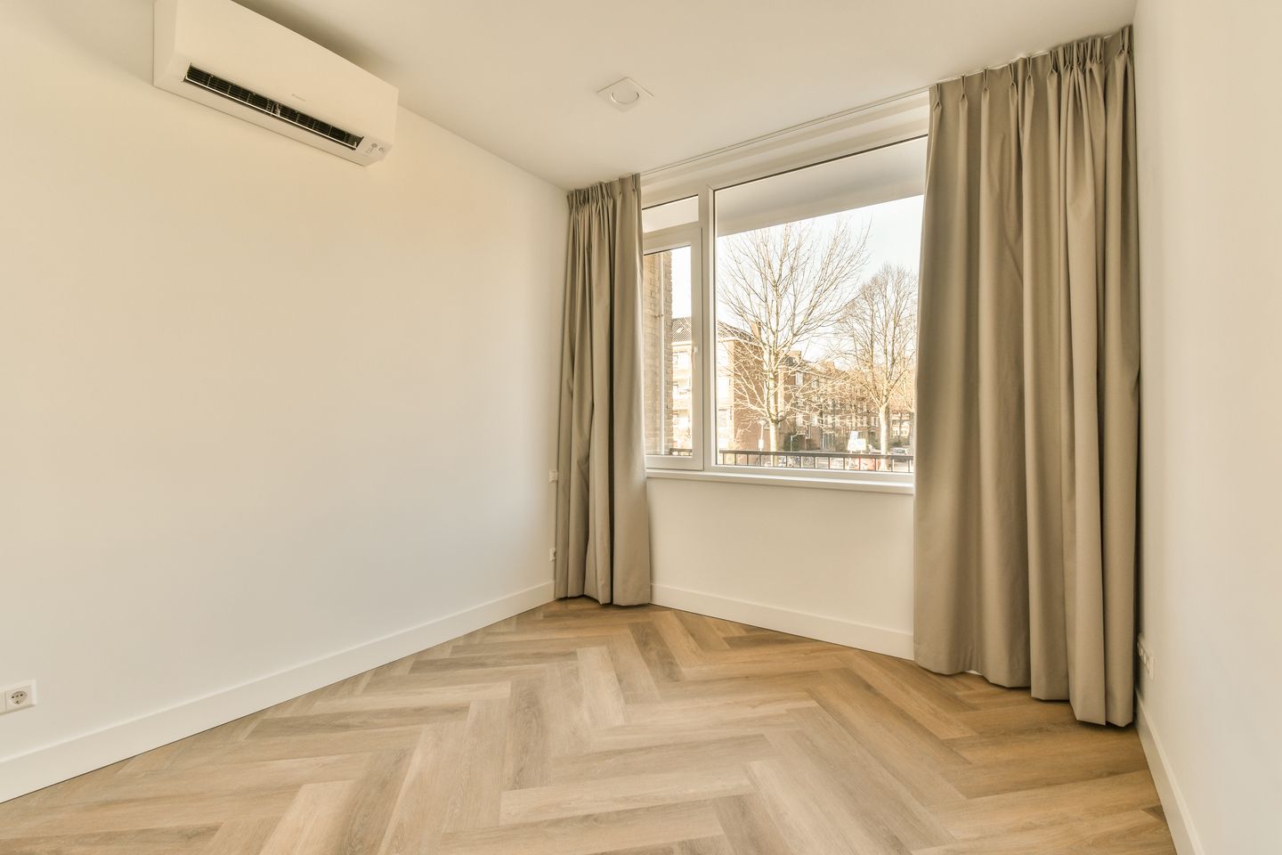 Photo 19 of Van Boshuizenstraat 443