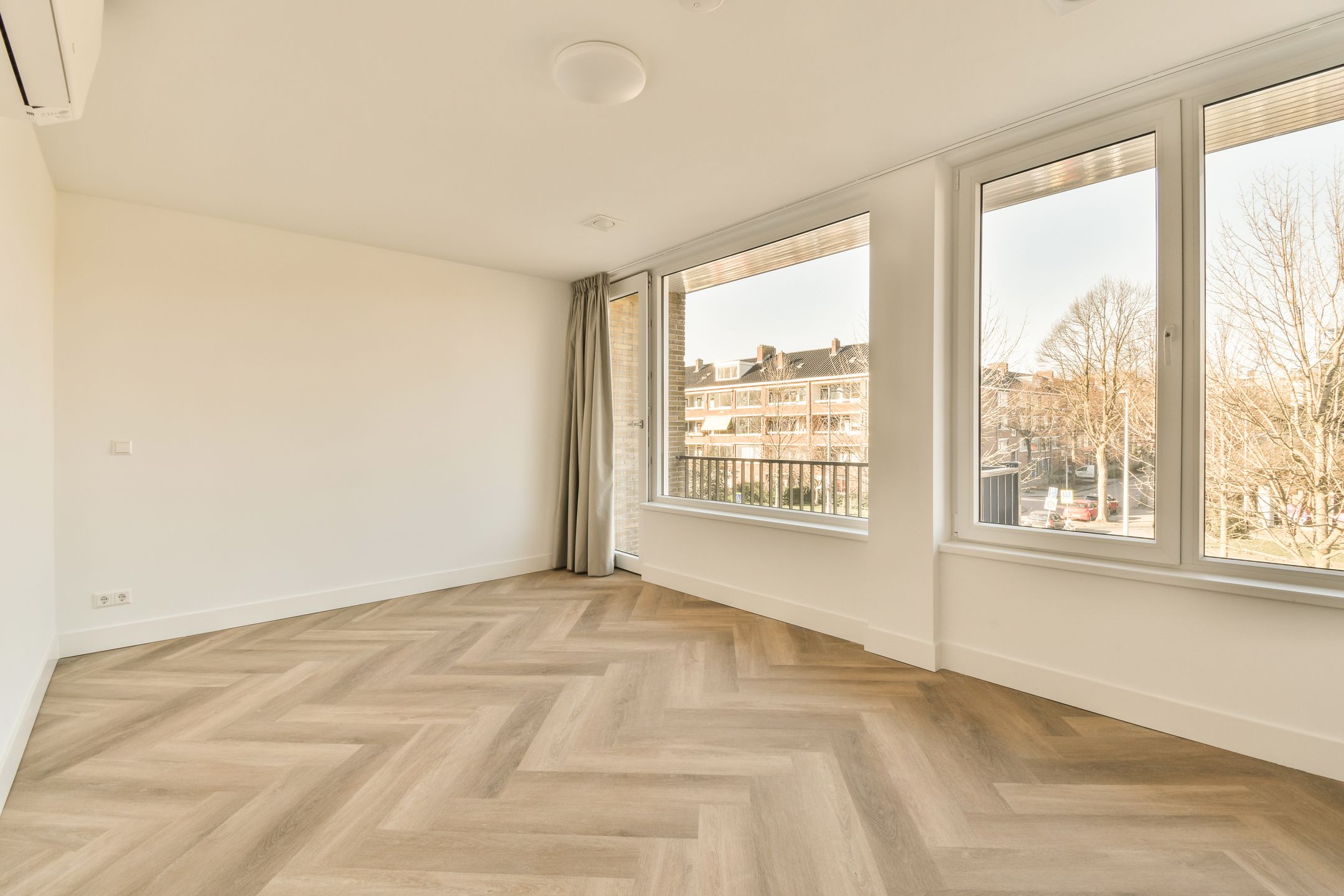 Photo 24 of Van Boshuizenstraat 443