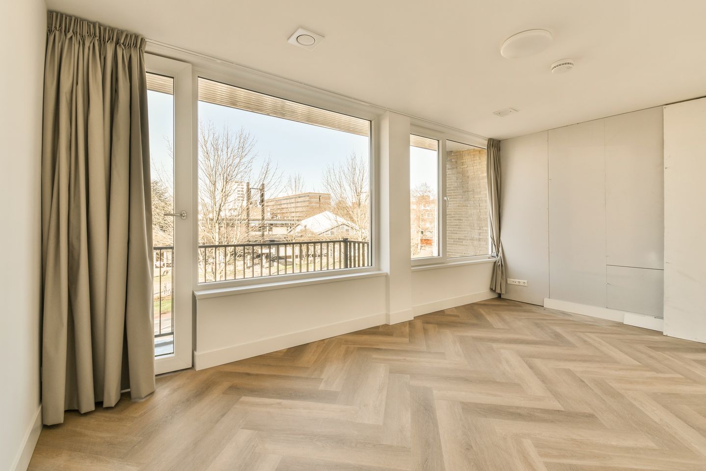 Photo 25 of Van Boshuizenstraat 443