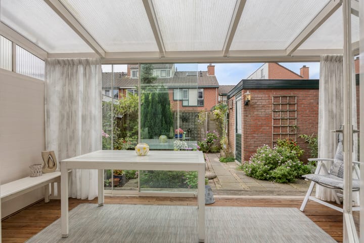Hoekwoning te koop: Schubertplantsoen 8, Hazerswoude-Rijndijk