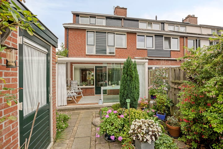 Hoekwoning te koop: Schubertplantsoen 8, Hazerswoude-Rijndijk