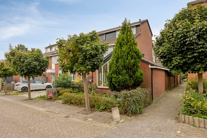 Hoekwoning te koop: Schubertplantsoen 8, Hazerswoude-Rijndijk
