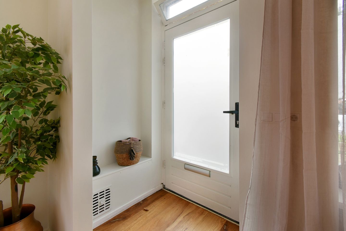 Photo 5 of Roomburgerlaan 18-B