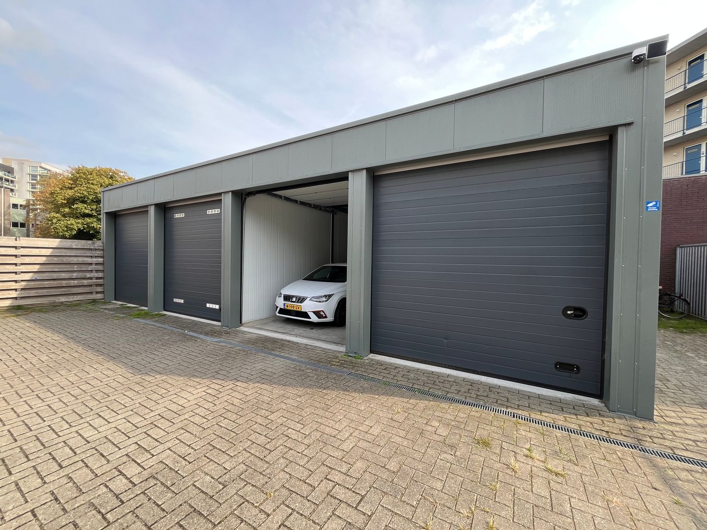 View photo 1 of Weerdingerstraat 248