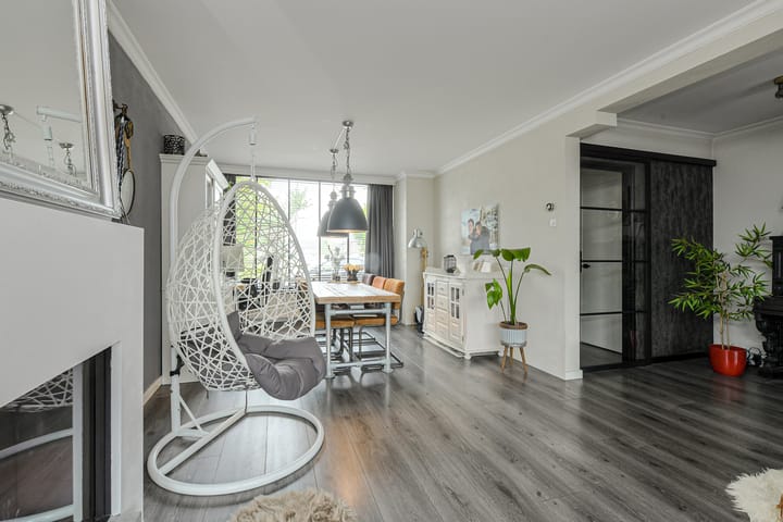 Hoekwoning te koop: Vijfhoevenlaan 7, Raamsdonksveer