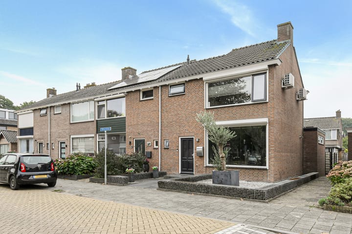 Hoekwoning te koop: Vijfhoevenlaan 7, Raamsdonksveer