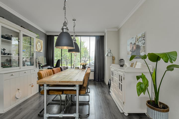 Hoekwoning te koop: Vijfhoevenlaan 7, Raamsdonksveer
