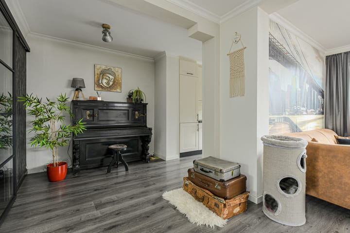 Hoekwoning te koop: Vijfhoevenlaan 7, Raamsdonksveer