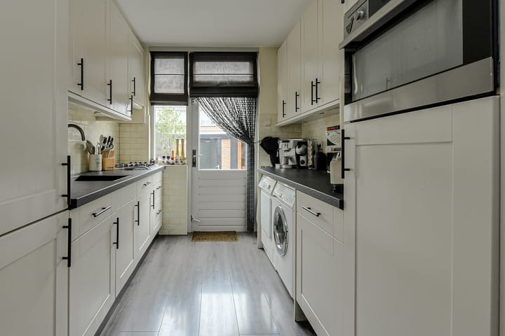 Hoekwoning te koop: Vijfhoevenlaan 7, Raamsdonksveer