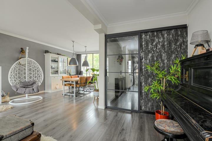 Hoekwoning te koop: Vijfhoevenlaan 7, Raamsdonksveer