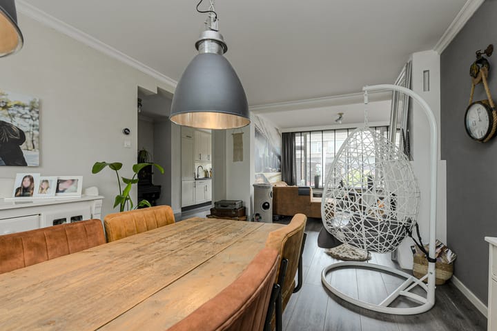 Hoekwoning te koop: Vijfhoevenlaan 7, Raamsdonksveer