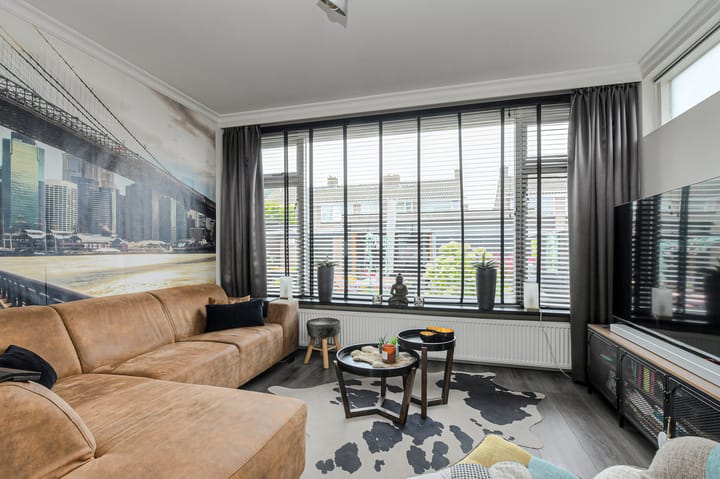 Hoekwoning te koop: Vijfhoevenlaan 7, Raamsdonksveer