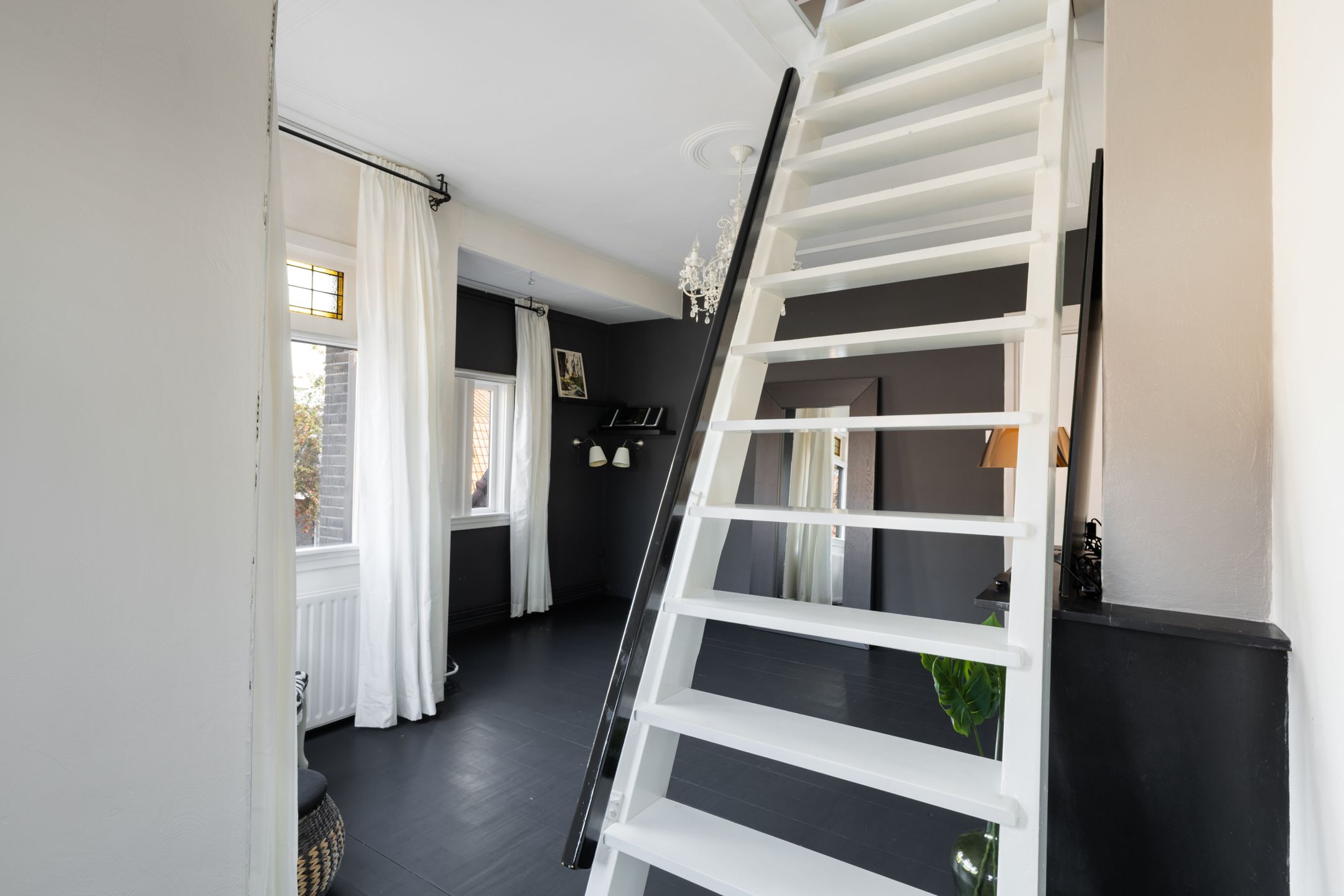 Foto 42 van Woudstraat 1