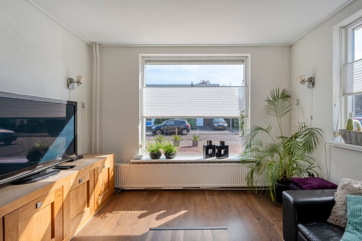 Twee-onder-één-kap te koop: De Plevier 37, Hoogeveen