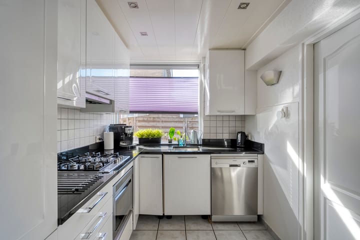 Twee-onder-één-kap te koop: De Plevier 37, Hoogeveen