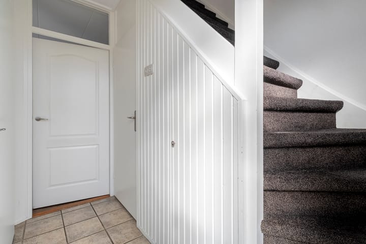Twee-onder-één-kap te koop: De Plevier 37, Hoogeveen
